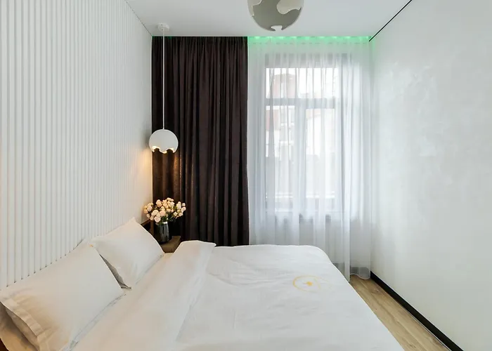 Mini-Hotel Near Les Kurbas Theatre
