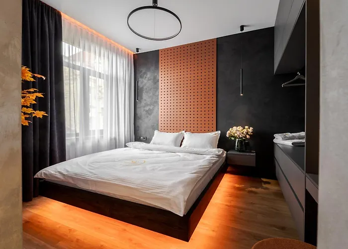 Mini-Hotel Near Les Kurbas Theatre